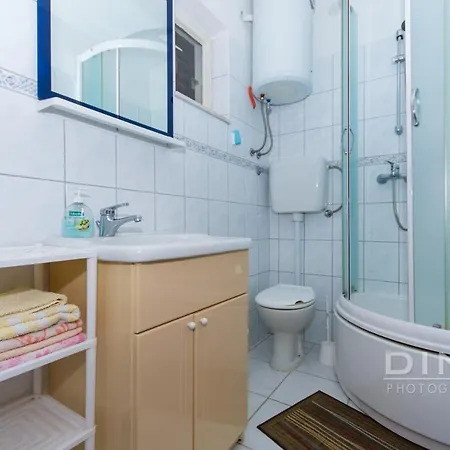 Lela, Next To The Beach Апартаменты Трогир